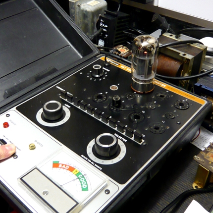 Testing a tube during amplifier service: